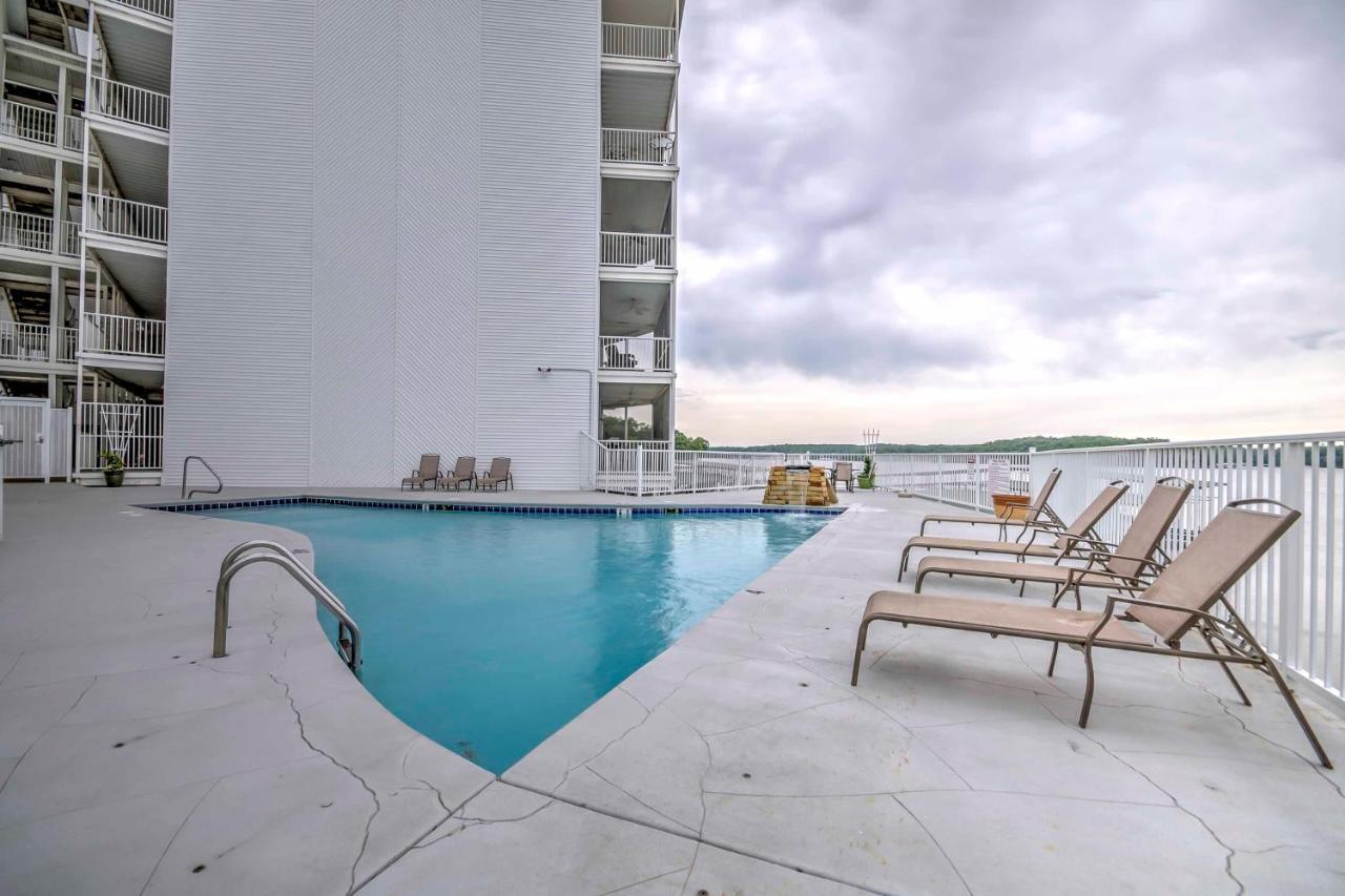 Lakefront Osage Beach Condo With Pool And Water Views! Zewnętrze zdjęcie